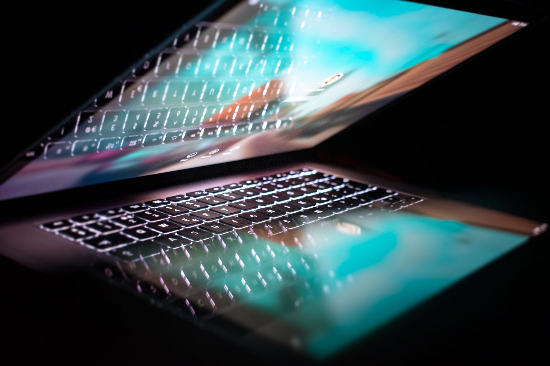 macbook pro Photo by Federico Orlandi on Pexels.com